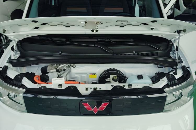 Used Wuling Hongguang MINIEV 2020 Freedom Version Lithium Iron Phosphate Engine Bay