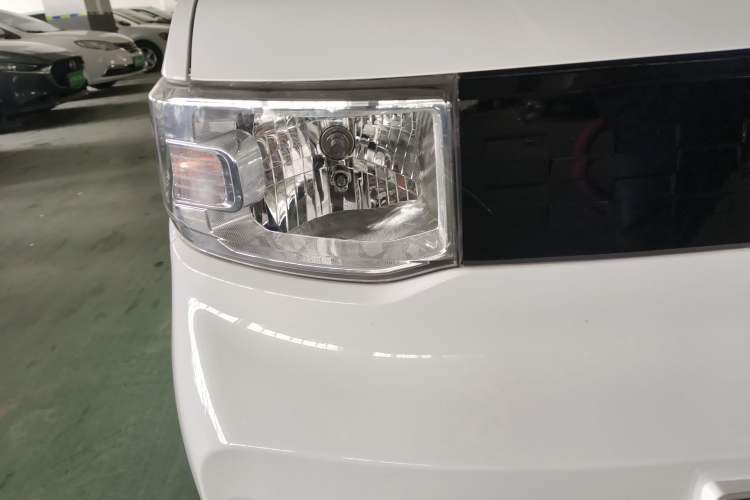 Used Wuling Hongguang MINIEV 2020 Freedom Version Lithium Iron Phosphate Exterior 2
