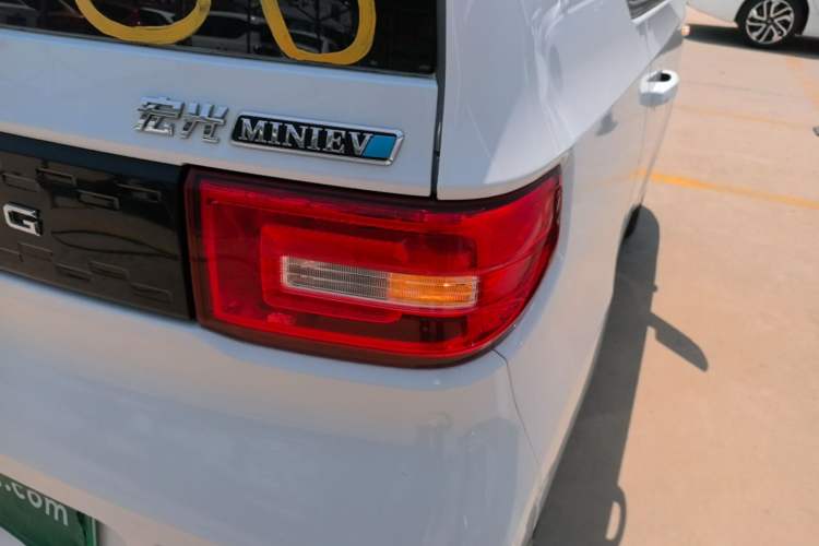Used Wuling Hongguang MINIEV 2020 Freedom Version Lithium Iron Phosphate Exterior 3