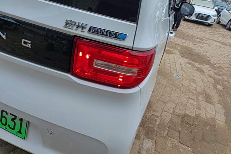 Used Wuling Hongguang MINIEV 2020 Freedom Version Lithium Iron Phosphate Exterior 3