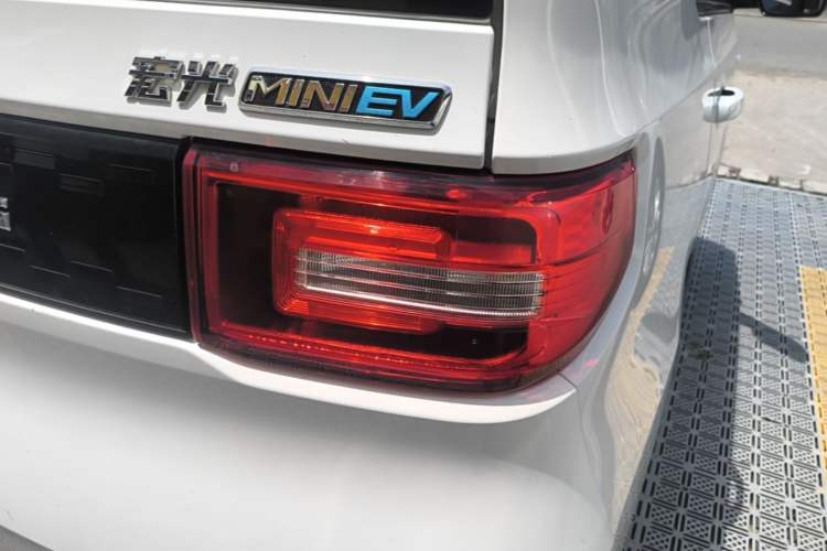 Used Wuling Hongguang MINIEV 2020 Freedom Version Lithium Iron Phosphate Exterior 3