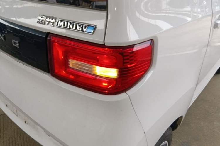 Used Wuling Hongguang MINIEV 2020 Enjoyment Model Lithium Iron Phosphate Exterior 3