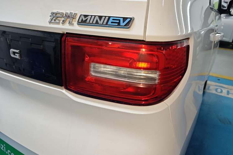 Used Wuling Hongguang MINIEV 2020 Enjoy Edition Lithium-Ion Battery Exterior 3