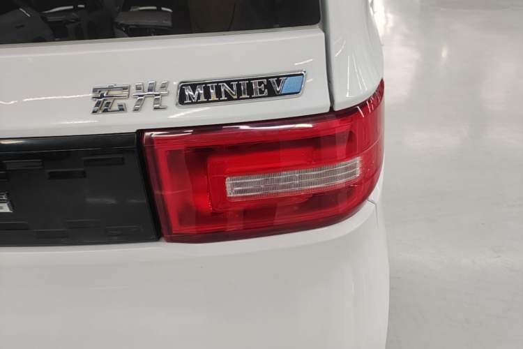 Used Wuling Hongguang MINIEV 2020 Enjoyment Model Lithium Iron Phosphate Exterior 3