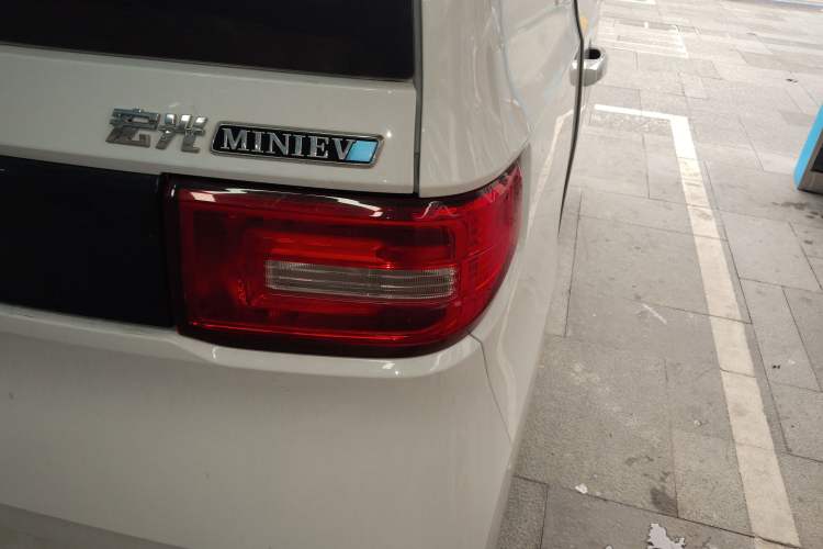 Used Wuling Hongguang MINIEV 2020 Freedom Version Lithium Iron Phosphate Exterior 3