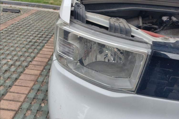 Used Wuling Hongguang MINIEV 2020 Zizai Version Lithium-NMC Exterior 4