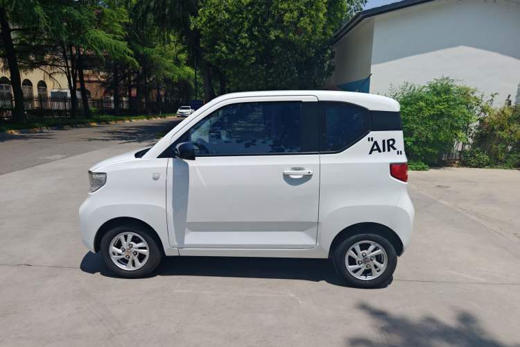 Used Wuling Hongguang MINIEV 2020 Enjoyment Model Lithium Iron Phosphate Exterior 4