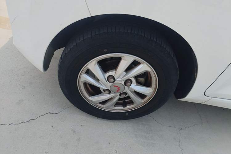 Used Wuling Hongguang MINIEV 2020 Zizai Version Lithium-NMC Exterior 4