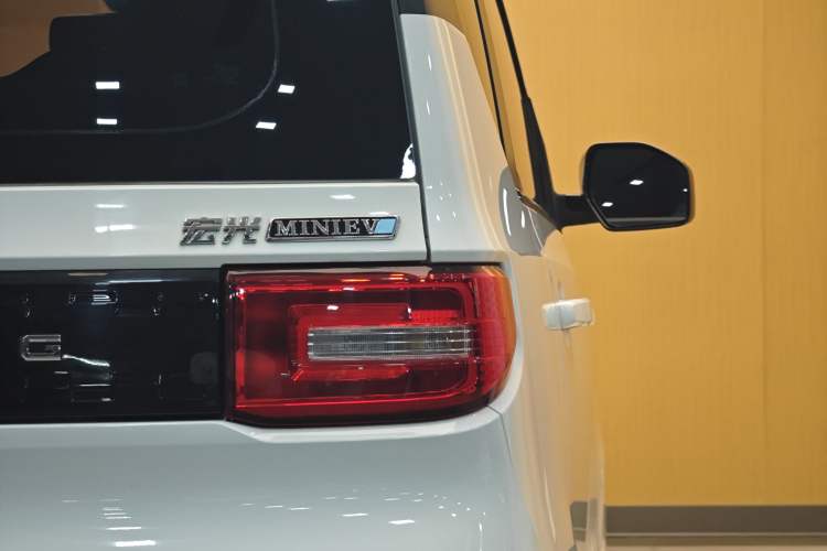 Used Wuling Hongguang MINIEV 2020 Enjoyment Model Lithium Iron Phosphate Exterior 4