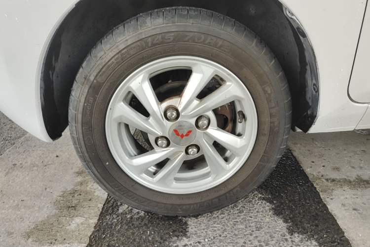 Used Wuling Hongguang MINIEV 2020 Lite Version Lithium Iron Phosphate Exterior 4
