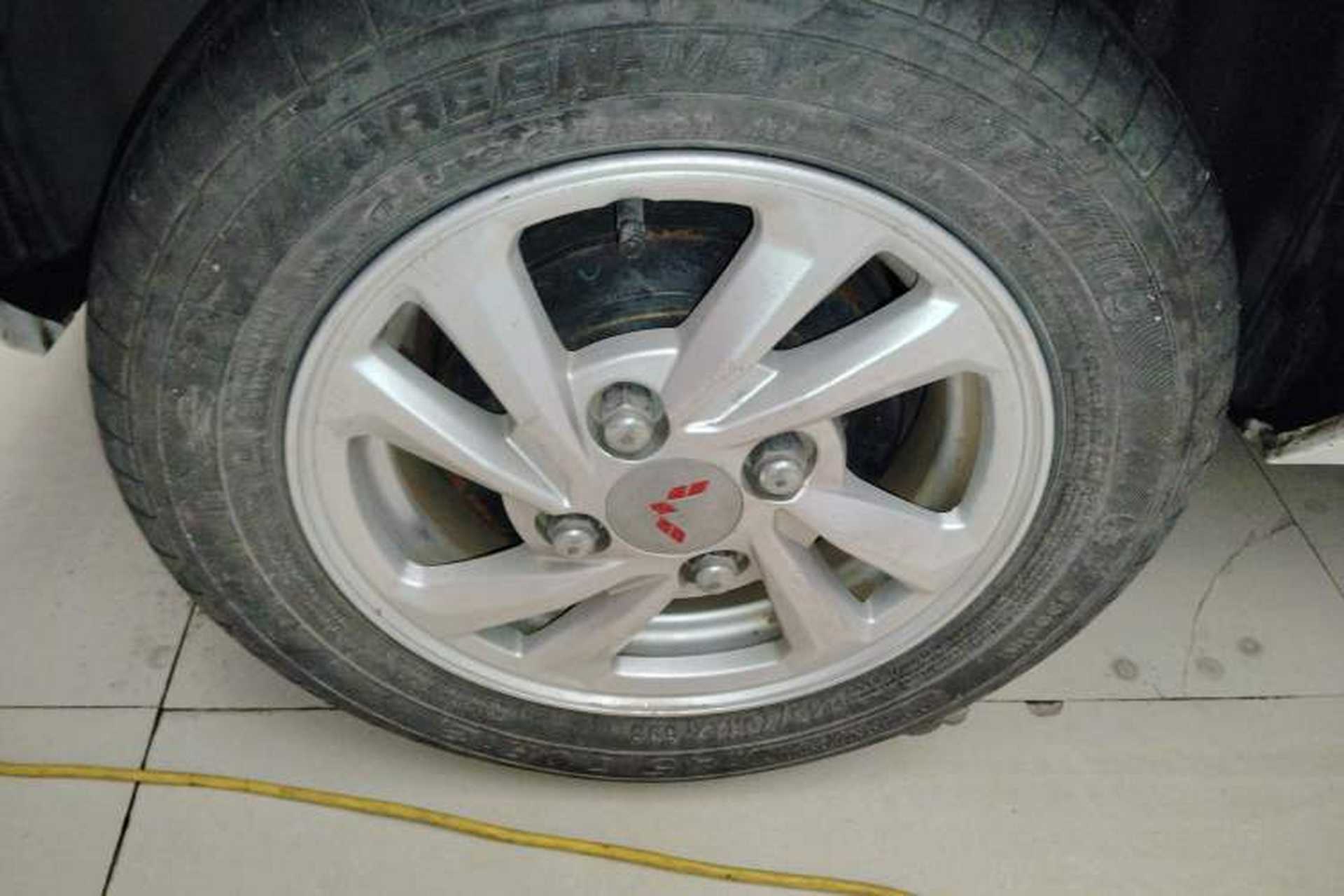 Used Wuling Hongguang MINIEV 2020 Zizai Version Lithium-NMC Exterior 5