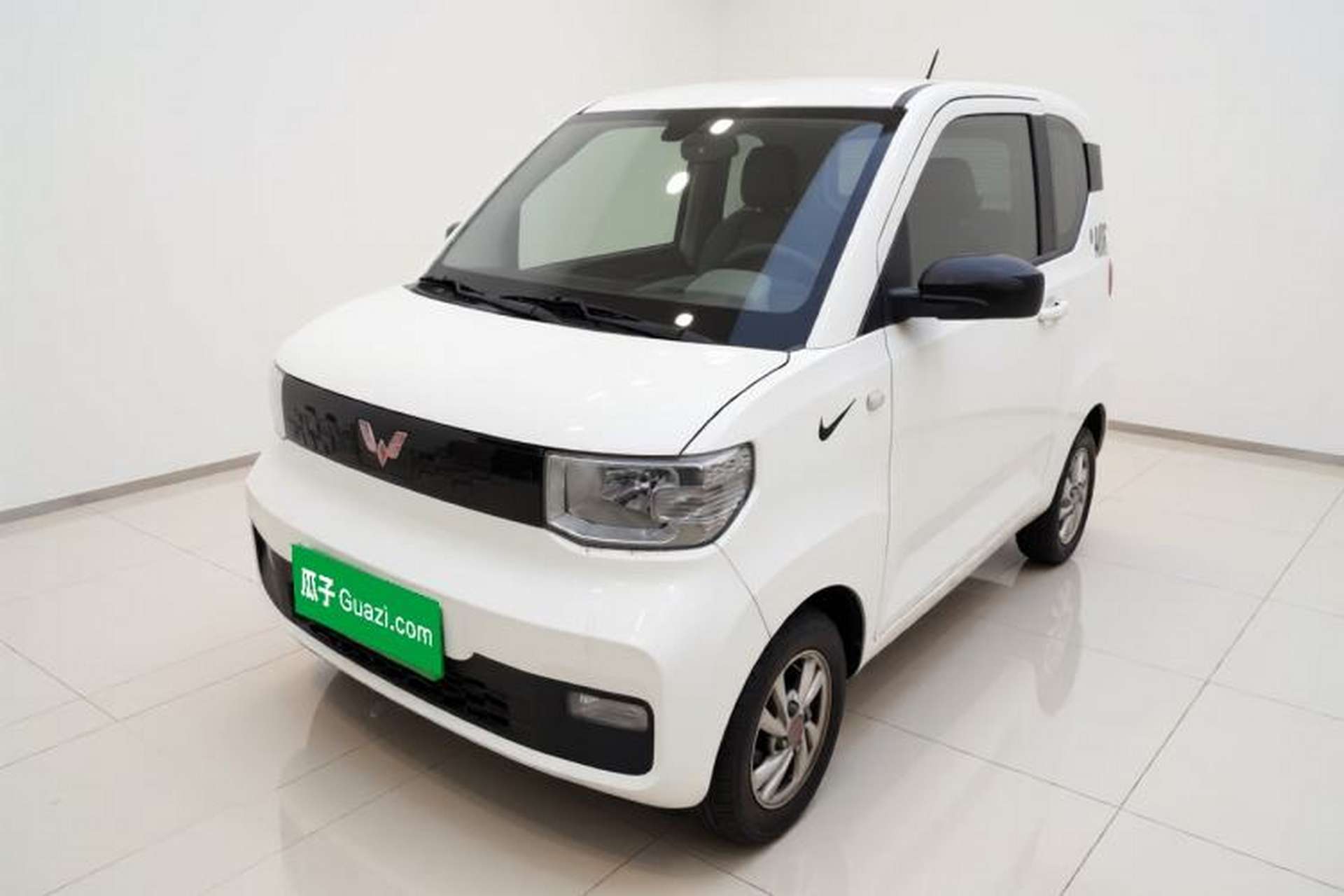 Used Wuling Hongguang MINIEV 2020 Enjoyment Model Lithium Iron Phosphate Front Left 45 Deg