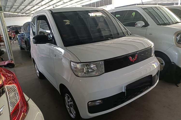 Used Wuling Hongguang MINIEV 2020 Freedom Version Lithium Iron Phosphate Front Right 45 Deg
