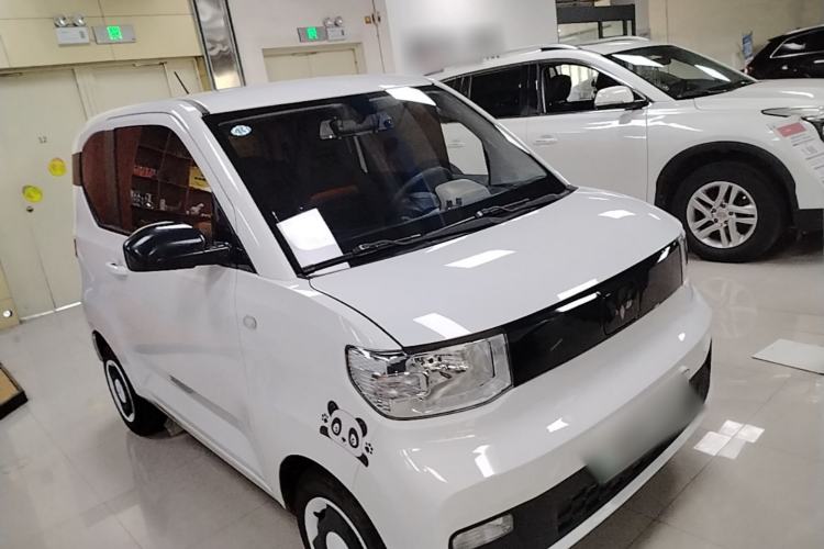 Used Wuling Hongguang MINIEV 2020 Enjoyment Model Lithium Iron Phosphate Front Right 45 Deg