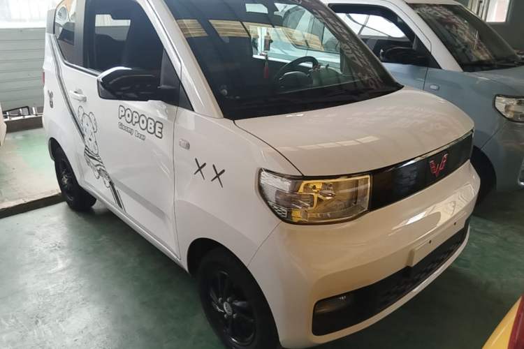 Used Wuling Hongguang MINIEV 2020 Easy Version Lithium-Ion Battery Front Right 45 Deg