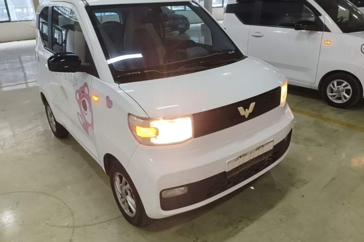 Used Wuling Hongguang MINIEV 2020 Freedom Version Lithium Iron Phosphate Front Right 45 Deg