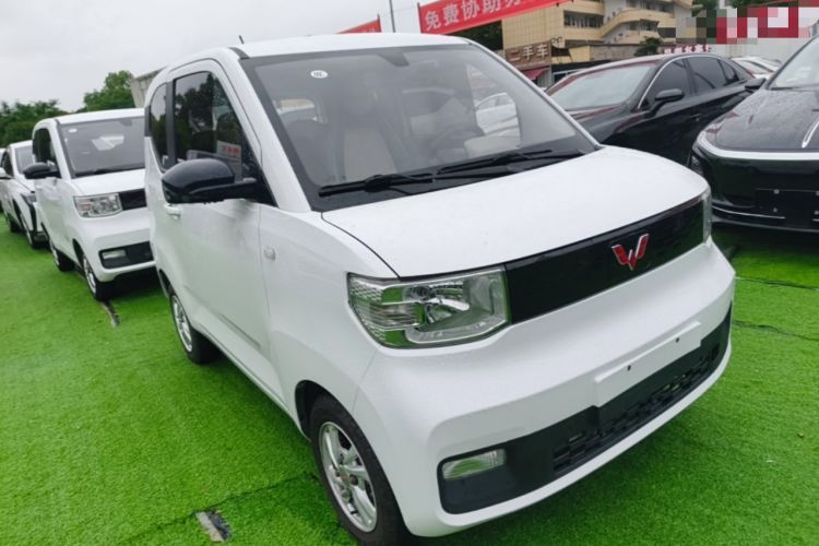 Used Wuling Hongguang MINIEV 2020 Enjoyment Model Lithium Iron Phosphate Front Right 45 Deg