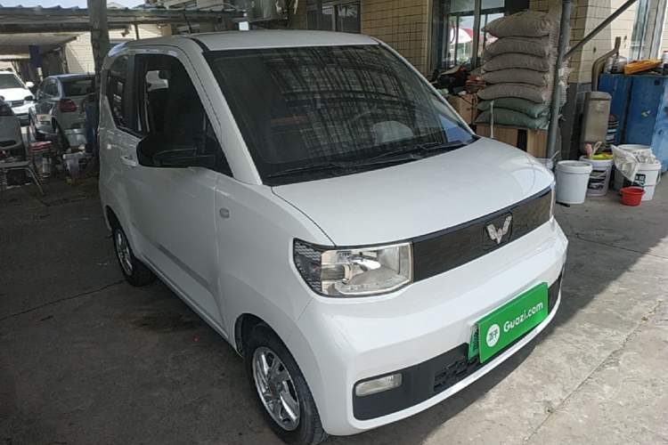Used Wuling Hongguang MINIEV 2020 Enjoyment Model Lithium Iron Phosphate Front Right 45 Deg