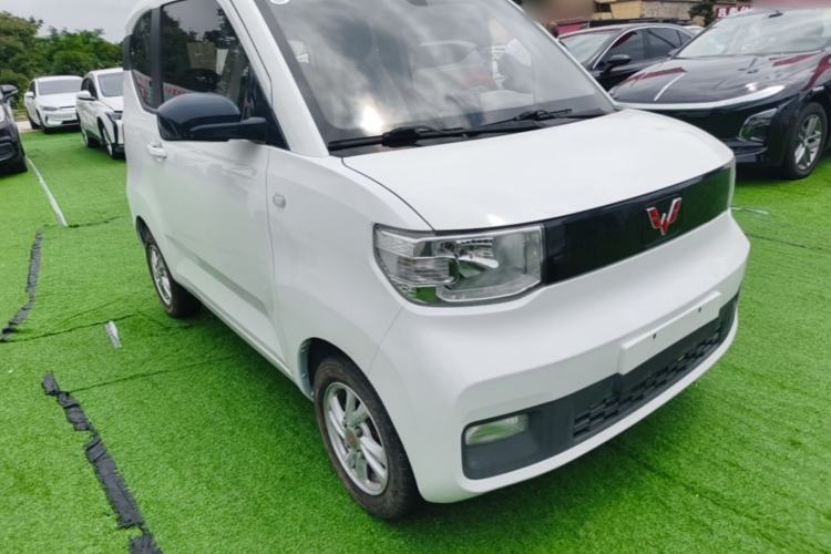 Used Wuling Hongguang MINIEV 2020 Enjoyment Model Lithium Iron Phosphate Front Right 45 Deg