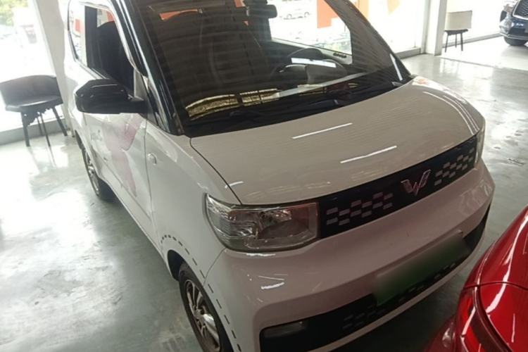 Used Wuling Hongguang MINIEV 2020 Enjoyment Model Lithium Iron Phosphate Front Right 45 Deg