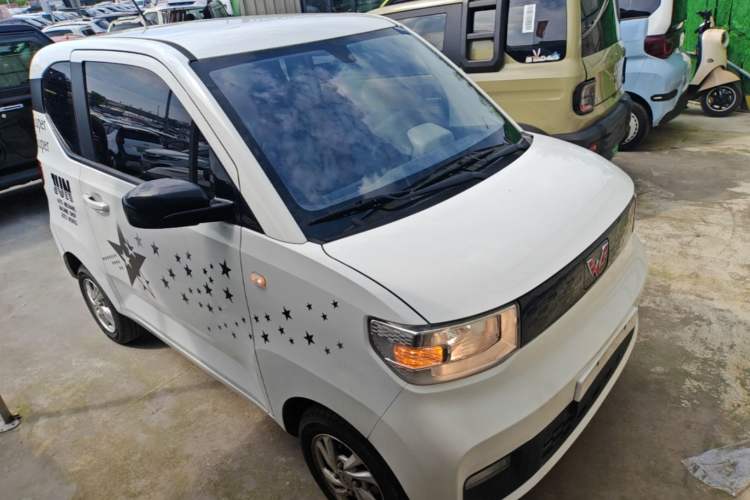 Used Wuling Hongguang MINIEV 2020 Freedom Version Lithium Iron Phosphate Front Right 45 Deg