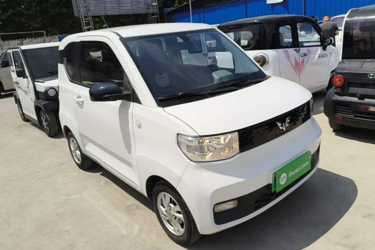 Used Wuling Hongguang MINIEV 2020 Enjoyment Model Lithium Iron Phosphate Front Right 45 Deg