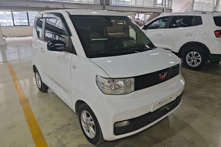 Used Wuling Hongguang MINIEV 2020 Enjoyment Model Lithium Iron Phosphate Front Right 45 Deg