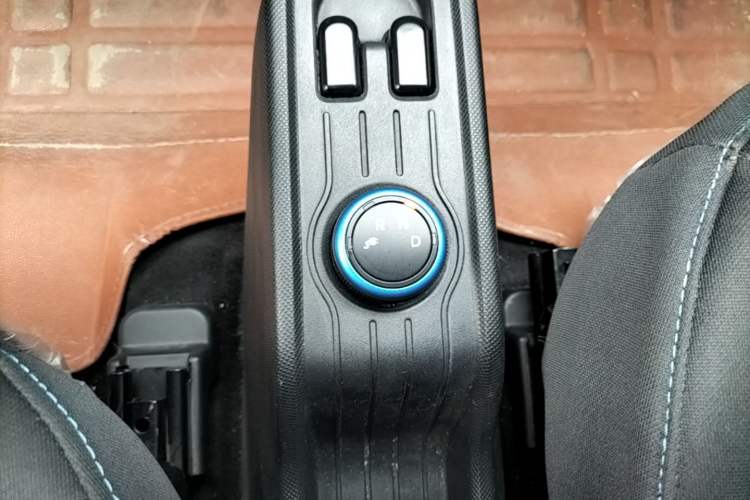 Used Wuling Hongguang MINIEV 2020 Enjoyment Model Lithium Iron Phosphate Gear Lever