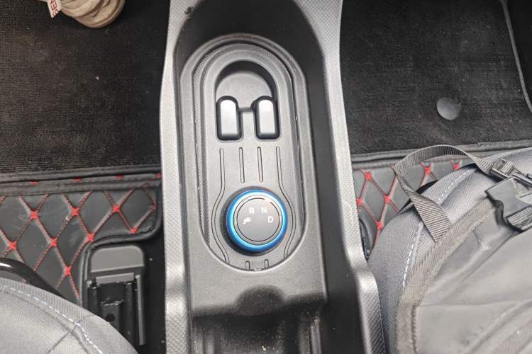 Used Wuling Hongguang MINIEV 2020 Freedom Version Lithium Iron Phosphate Gear Lever