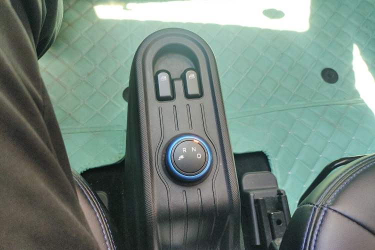 Used Wuling Hongguang MINIEV 2020 Enjoyment Model Lithium Iron Phosphate Gear Lever