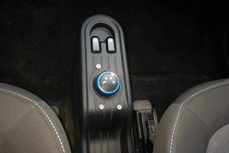 Used Wuling Hongguang MINIEV 2020 Enjoyment Model Lithium Iron Phosphate Gear Lever