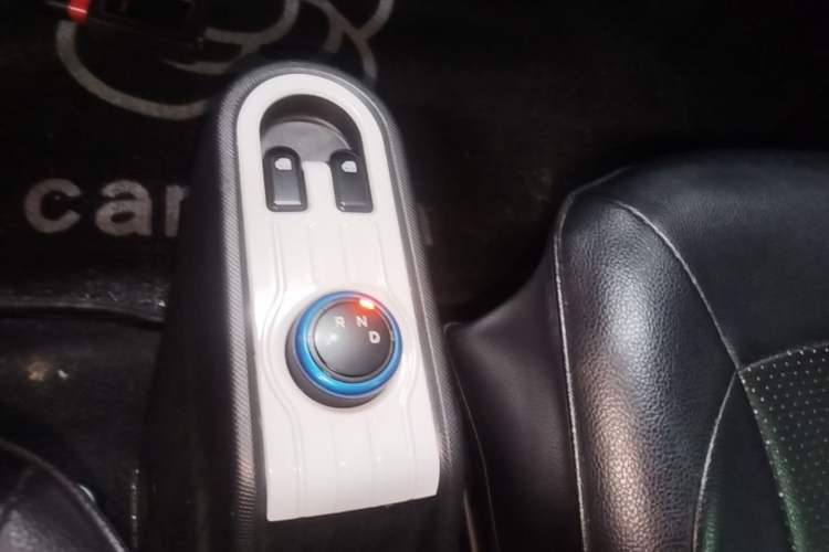 Used Wuling Hongguang MINIEV 2020 Easy Version Lithium-Ion Battery Gear Lever