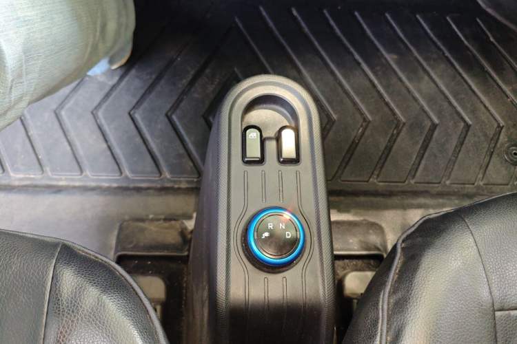 Used Wuling Hongguang MINIEV 2020 Freedom Version Lithium Iron Phosphate Gear Lever