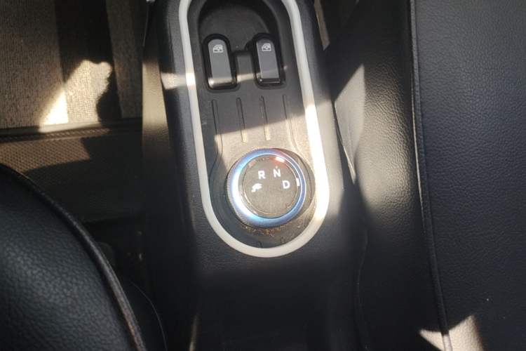 Used Wuling Hongguang MINIEV 2020 Freedom Version Lithium Iron Phosphate Gear Lever