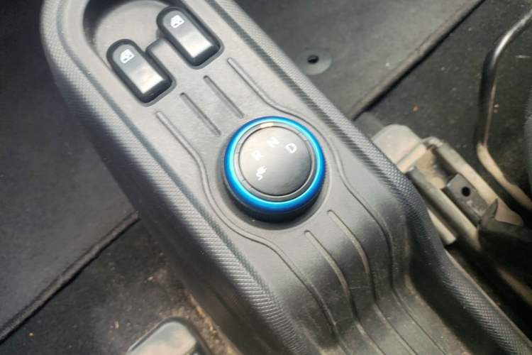 Used Wuling Hongguang MINIEV 2020 Freedom Version Lithium Iron Phosphate Gear Lever
