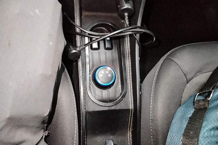 Used Wuling Hongguang MINIEV 2020 Enjoyment Model Lithium Iron Phosphate Gear Lever