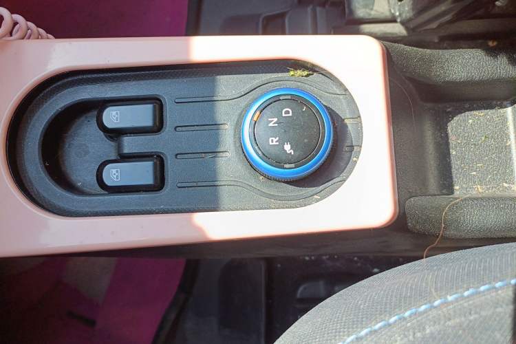 Used Wuling Hongguang MINIEV 2020 Enjoyment Model Lithium Iron Phosphate Gear Lever