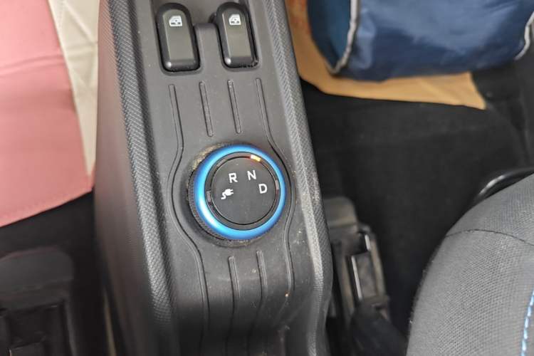 Used Wuling Hongguang MINIEV 2020 Freedom Version Lithium Iron Phosphate Gear Lever