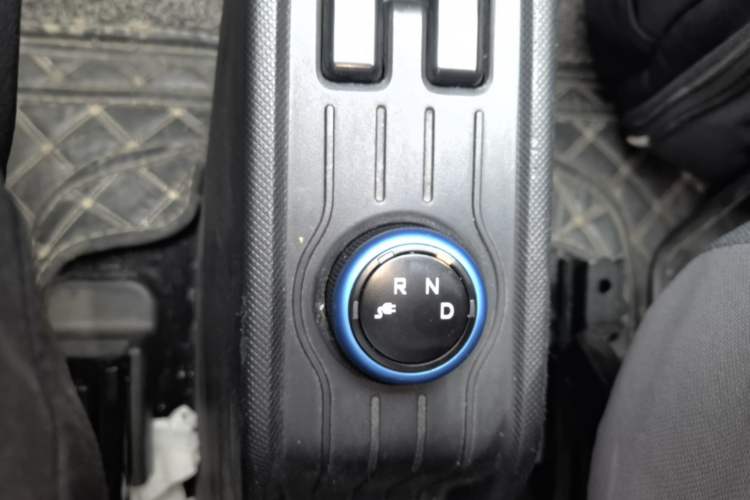 Used Wuling Hongguang MINIEV 2020 Enjoyment Model Lithium Iron Phosphate Gear Lever