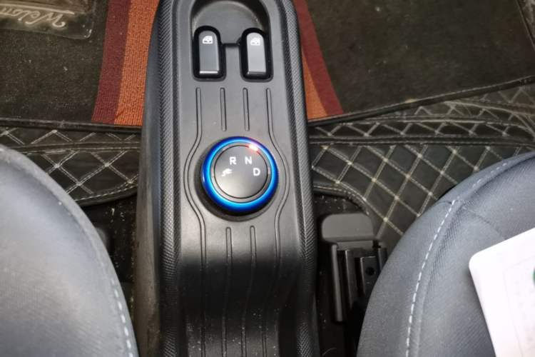 Used Wuling Hongguang MINIEV 2020 Enjoyment Model Lithium Iron Phosphate Gear Lever