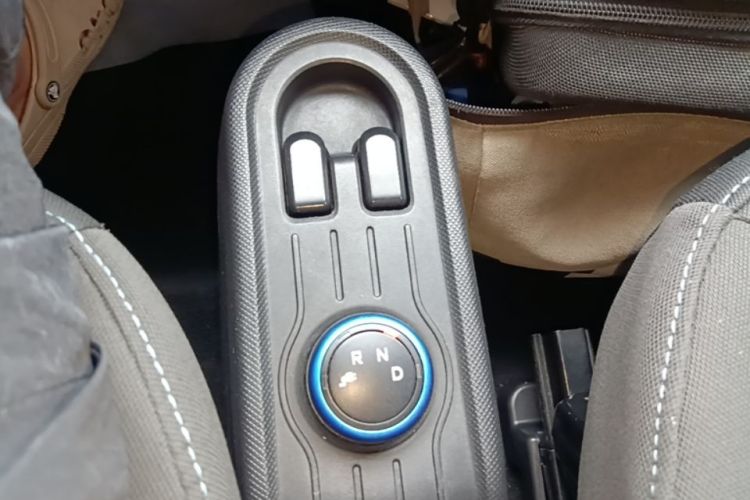 Used Wuling Hongguang MINIEV 2020 Enjoyment Model Lithium Iron Phosphate Gear Lever