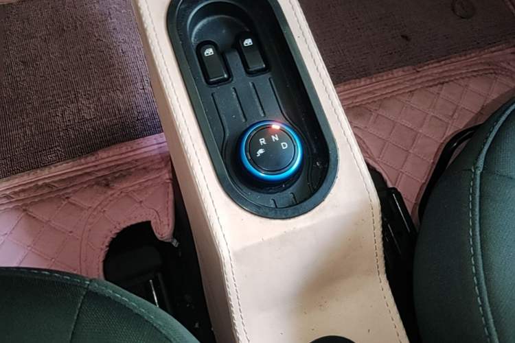 Used Wuling Hongguang MINIEV 2020 Enjoyment Model Lithium Iron Phosphate Gear Lever