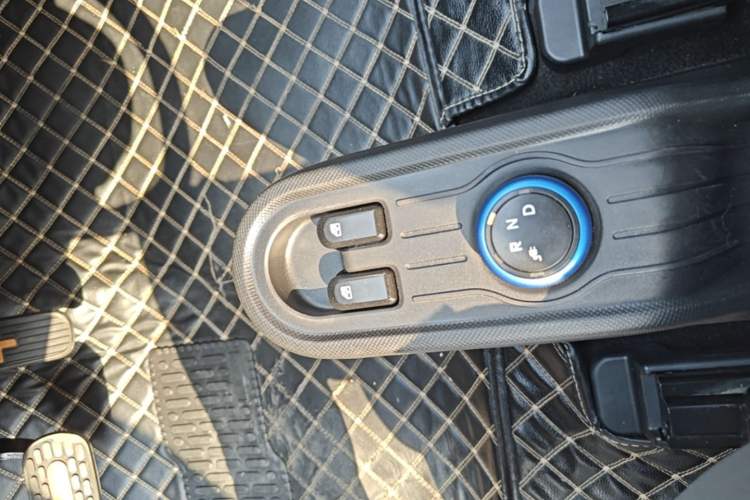 Used Wuling Hongguang MINIEV 2020 Zizai Version Lithium-NMC Gear Lever