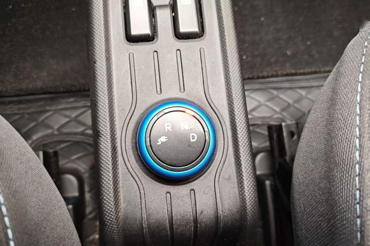 Used Wuling Hongguang MINIEV 2020 Freedom Version Lithium Iron Phosphate Gear Lever