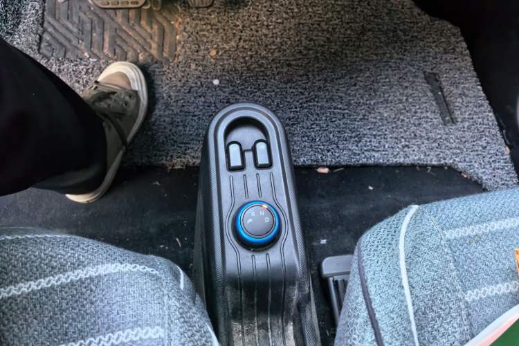 Used Wuling Hongguang MINIEV 2020 Lite Version Lithium Iron Phosphate Gear Lever