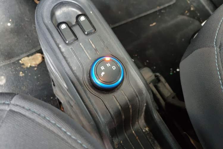 Used Wuling Hongguang MINIEV 2020 Lite Version Lithium Iron Phosphate Gear Lever
