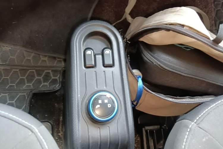 Used Wuling Hongguang MINIEV 2020 Enjoyment Model Lithium Iron Phosphate Gear Lever