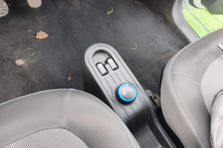 Used Wuling Hongguang MINIEV 2020 Enjoyment Model Lithium Iron Phosphate Gear Lever