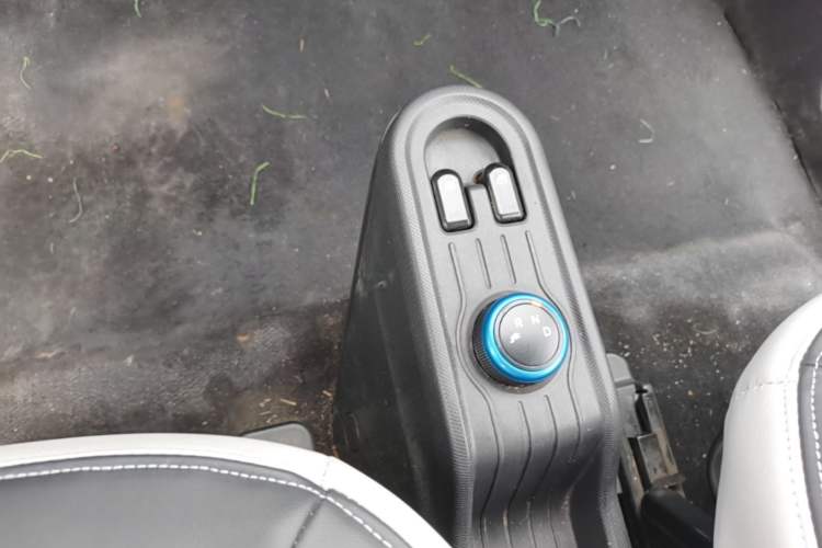 Used Wuling Hongguang MINIEV 2020 Enjoyment Model Lithium Iron Phosphate Gear Lever