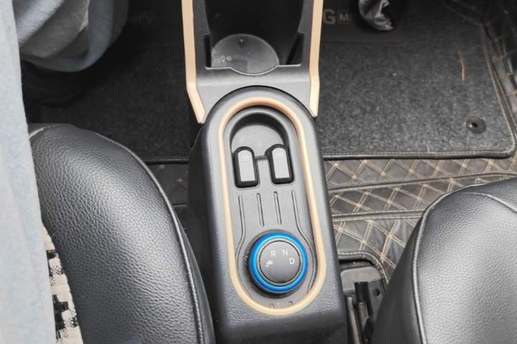 Used Wuling Hongguang MINIEV 2020 Enjoy Edition Lithium-Ion Battery Gear Lever
